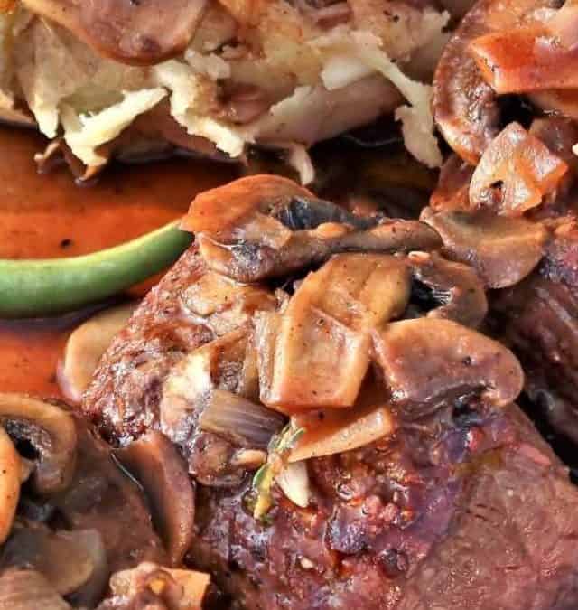 Recipe for Restaurant-Style Steak in Mushroom Bordelaise Sauce Stor