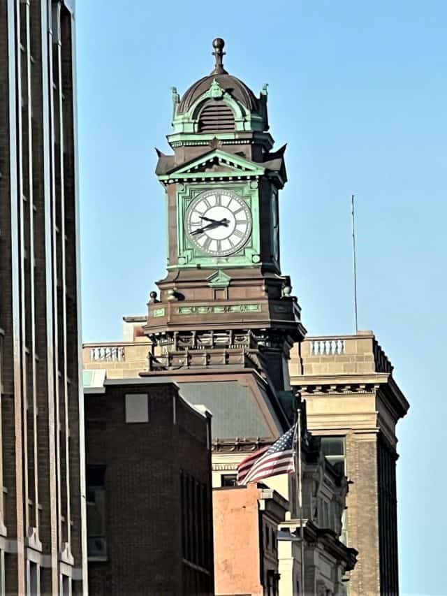 Things to Do in Fort Dodge, Iowa with Grandkids Story