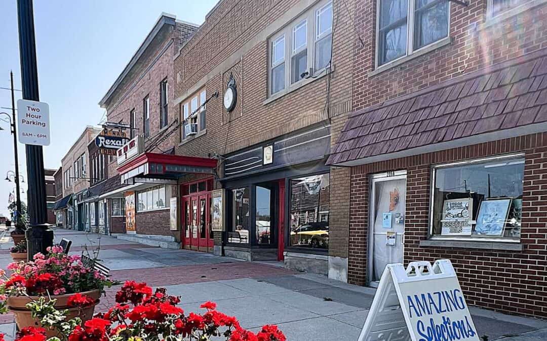 Michigan Small Towns: A Planning Guide for Getaways