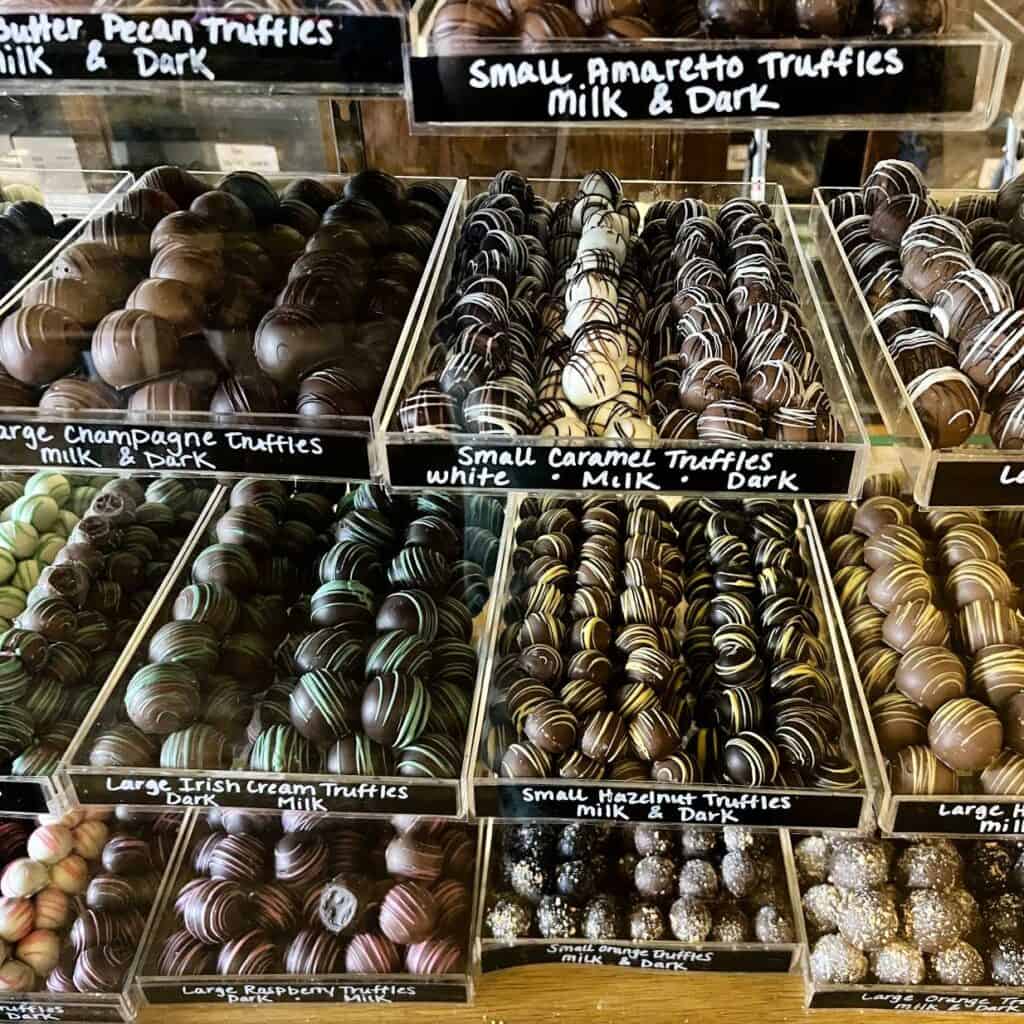 Chocolate Case at Donckers