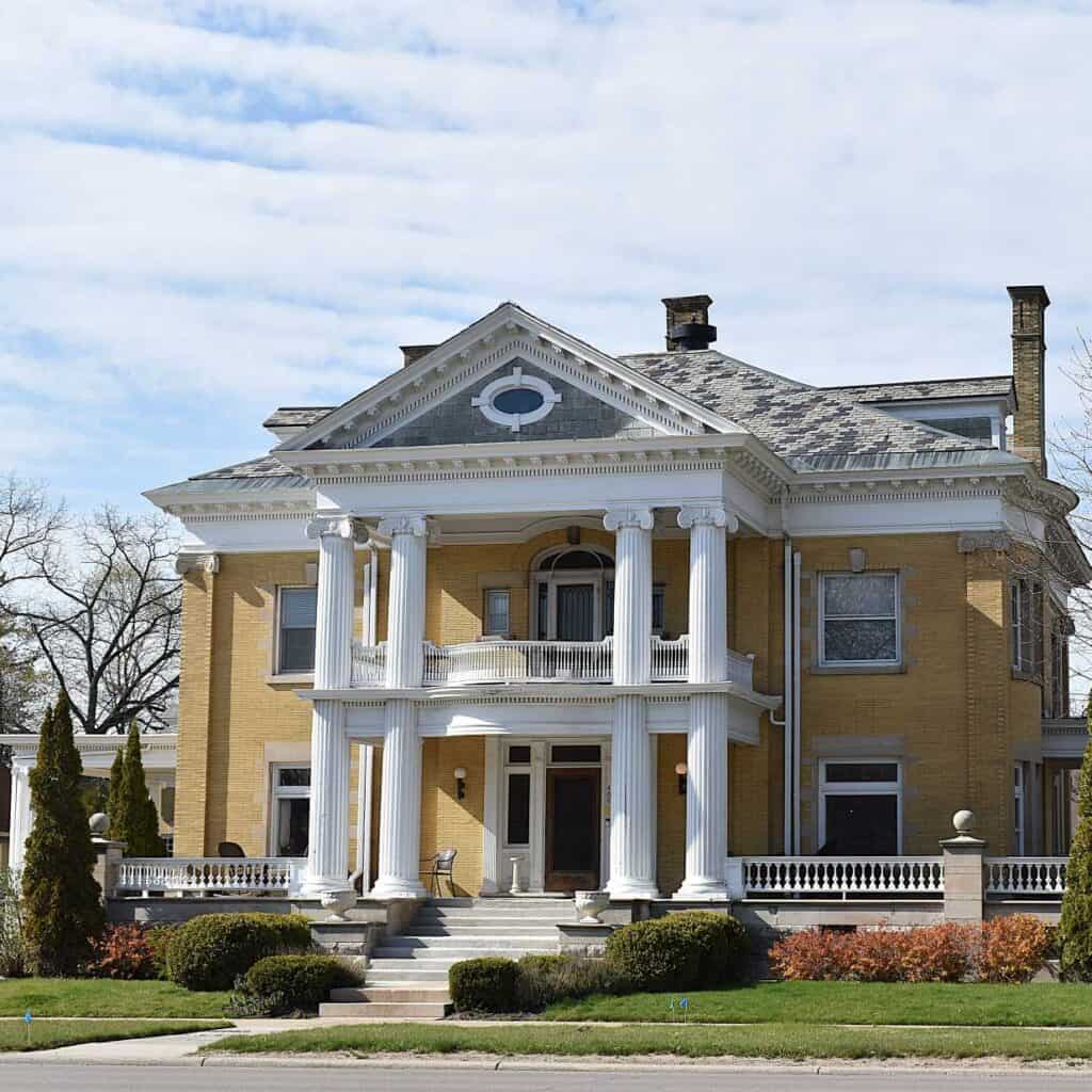 Cartier Mansion Bed & Breakfast