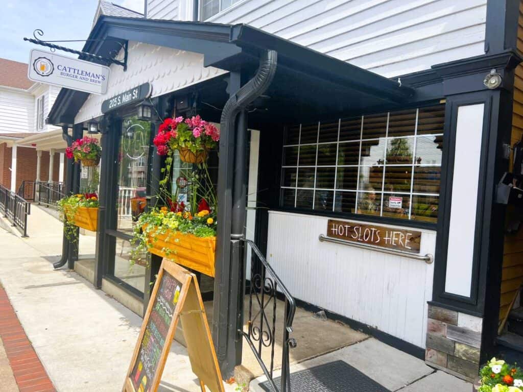 Cattleman's Burger and Brew Exterior